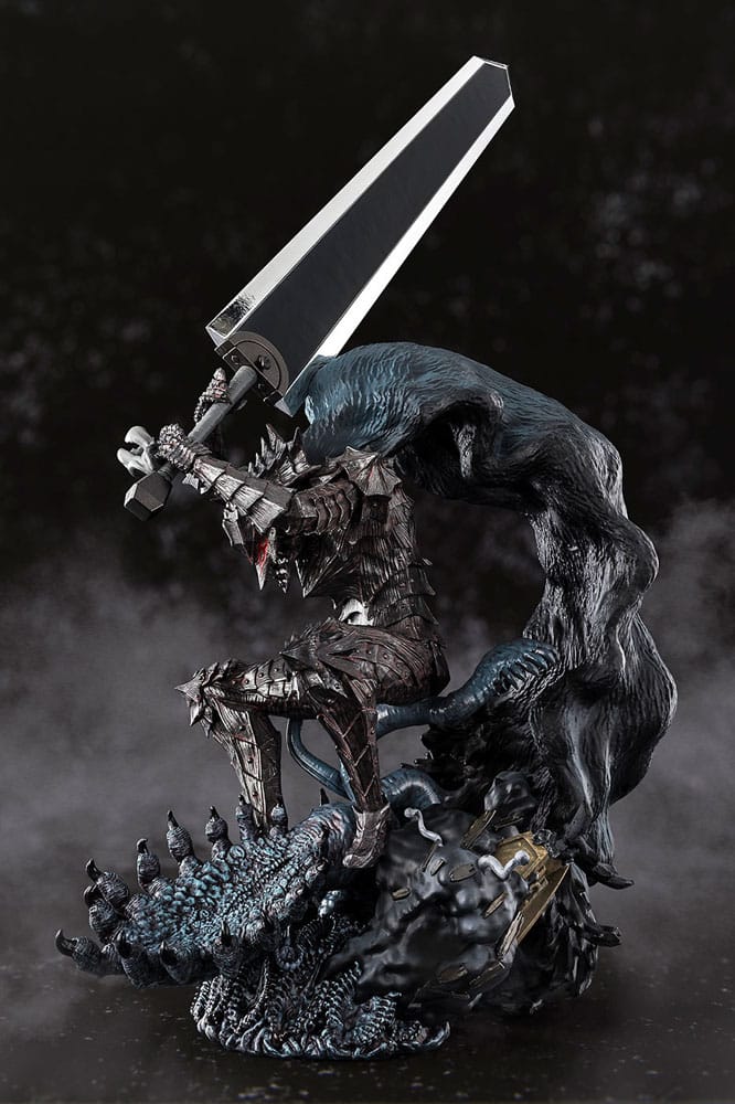 Berserk Figuarts ZERO Metallic Touch PVC Statue Guts Berserker Armor 35 cm - Image 2