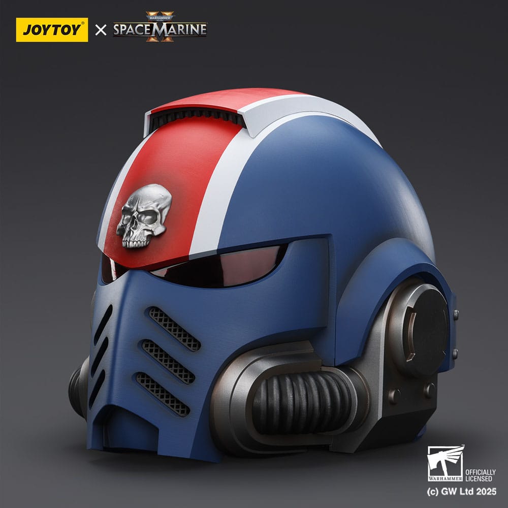Warhammer 40,000: Space Marine 2 Replica Ultramarines Lieutenant Titus helmet 30 cm - Image 2
