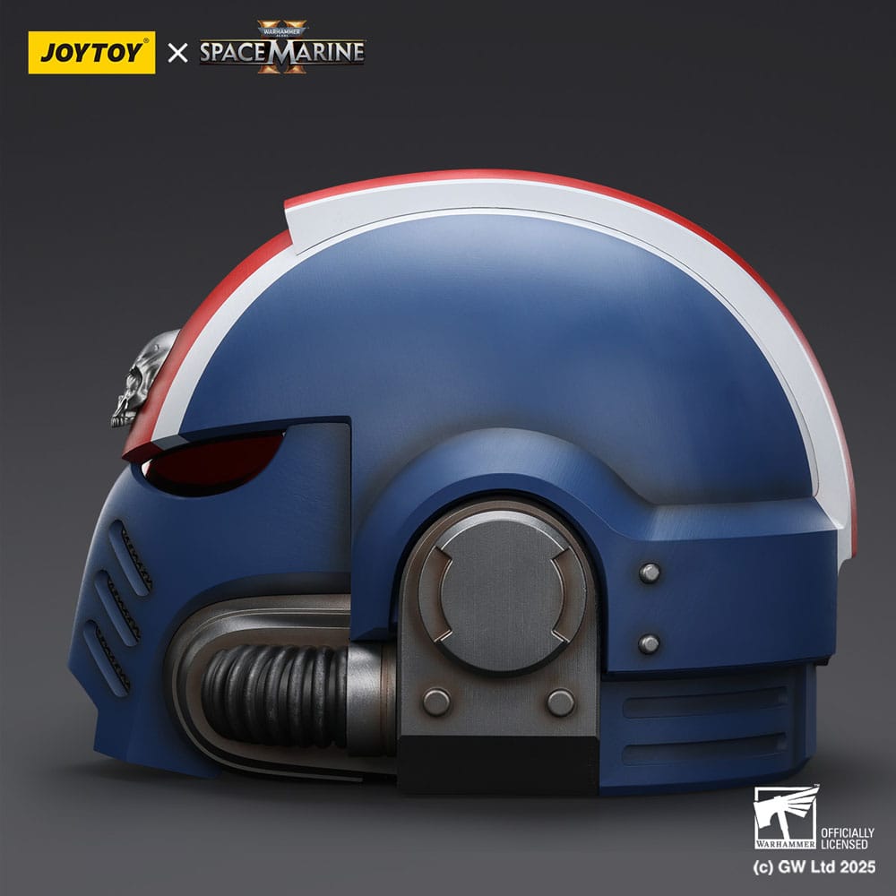 Warhammer 40,000: Space Marine 2 Replica Ultramarines Lieutenant Titus helmet 30 cm - Image 3