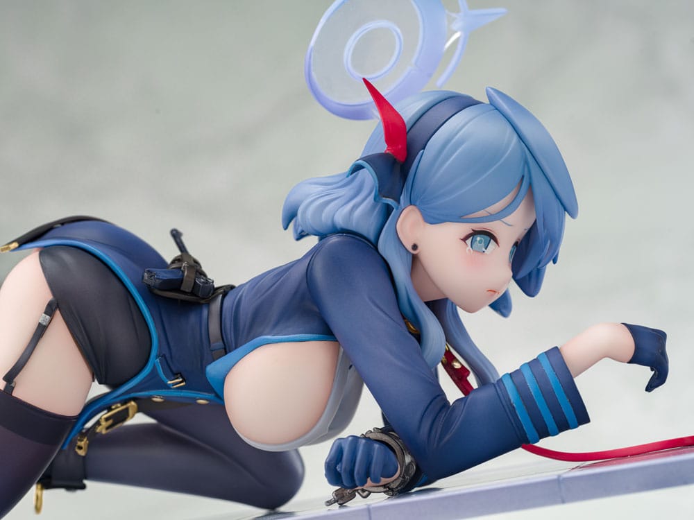 Blue Archive PVC Statue 1/7 Ako Memorial Lobby Ver. 23 cm - Image 6