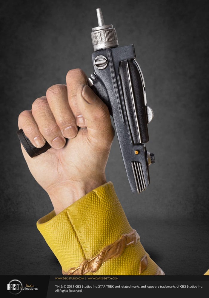 Star Trek Musuem Statue 1/3 Captain James T Kirk 64 cm - Image 7