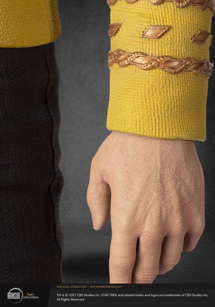 Star Trek Musuem Statue 1/3 Captain James T Kirk 64 cm - Image 8