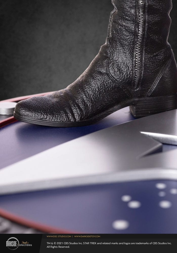 Star Trek Musuem Statue 1/3 Captain James T Kirk 64 cm - Image 12