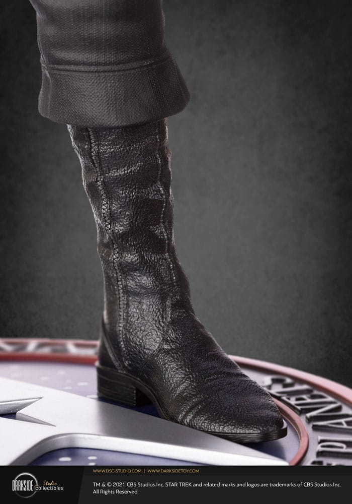 Star Trek Musuem Statue 1/3 Captain James T Kirk 64 cm - Image 13