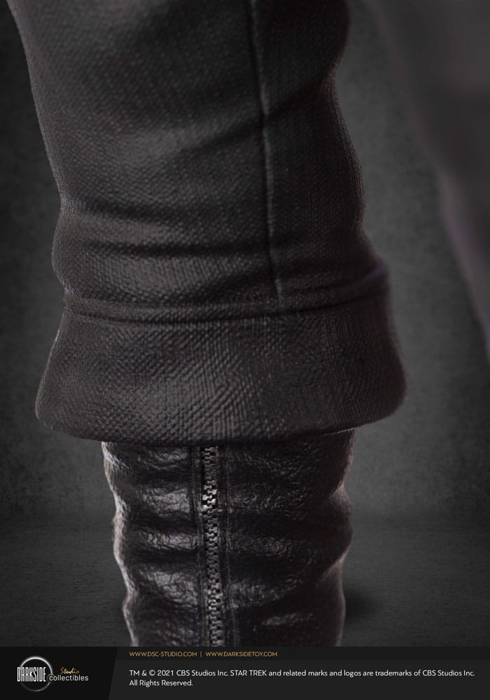 Star Trek Musuem Statue 1/3 Captain James T Kirk 64 cm - Image 14