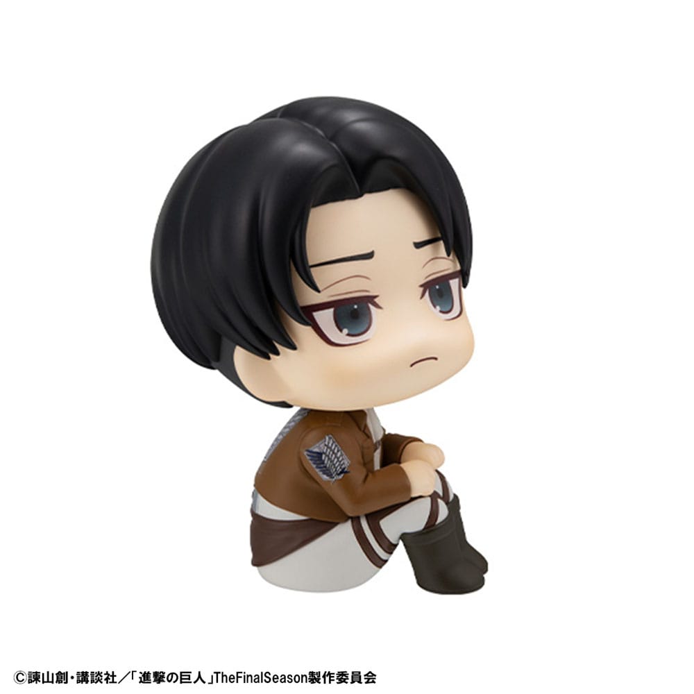 Attack on Titan Look Up PVC Statue Levi 11 cm - Image 4