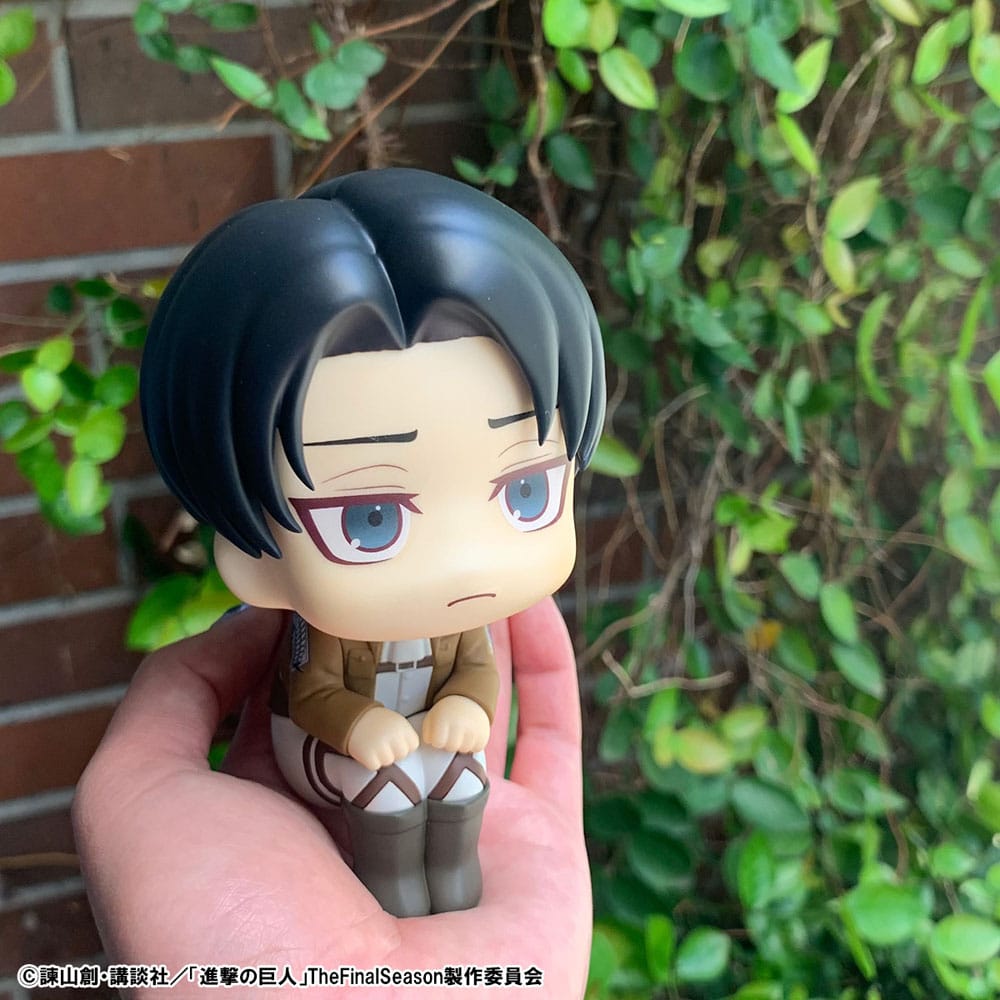 Attack on Titan Look Up PVC Statue Levi 11 cm - Image 7