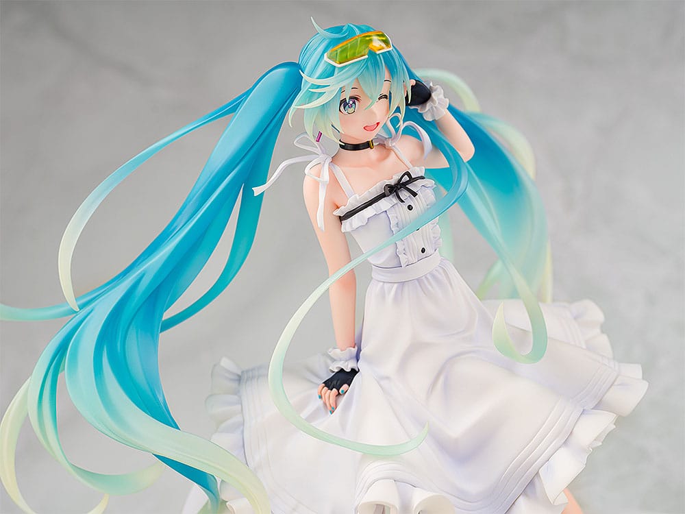 Hatsune Miku GT Project Original PVC Statue 1/7 Vacation Style Ver. 24 cm - Image 5