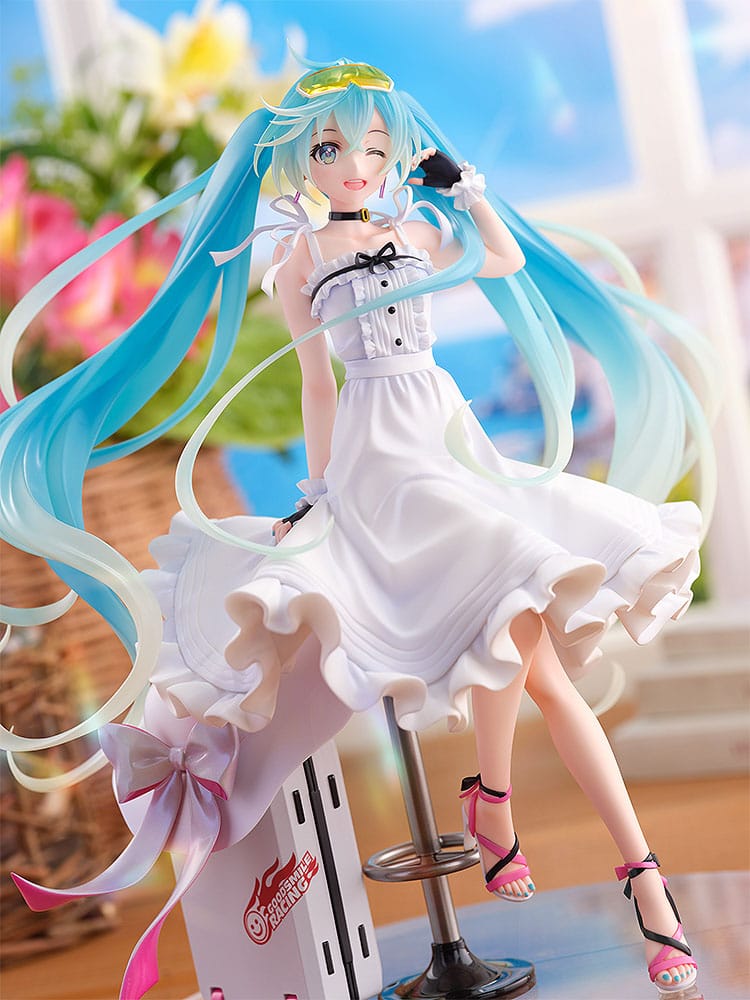 Hatsune Miku GT Project Original PVC Statue 1/7 Vacation Style Ver. 24 cm - Image 9