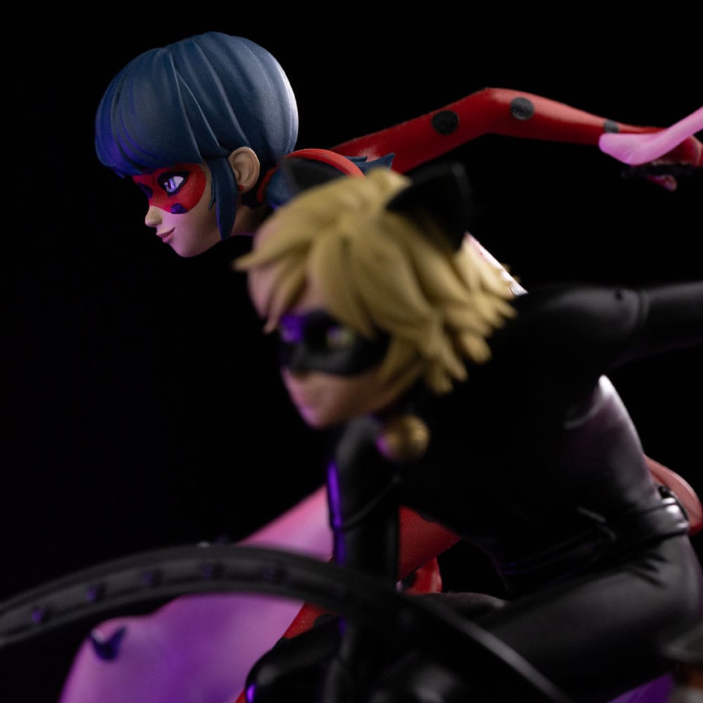 Miraculous Deluxe Art Scale Statue 1/10 Lady Bug and Cat Noir Signed Edition 23 cm - Image 7