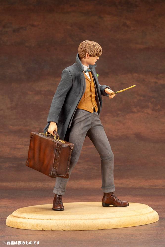 Fantastic Beasts 2 ARTFX+ PVC Statue 1/10 Newt Scamander 18 cm - Image 6