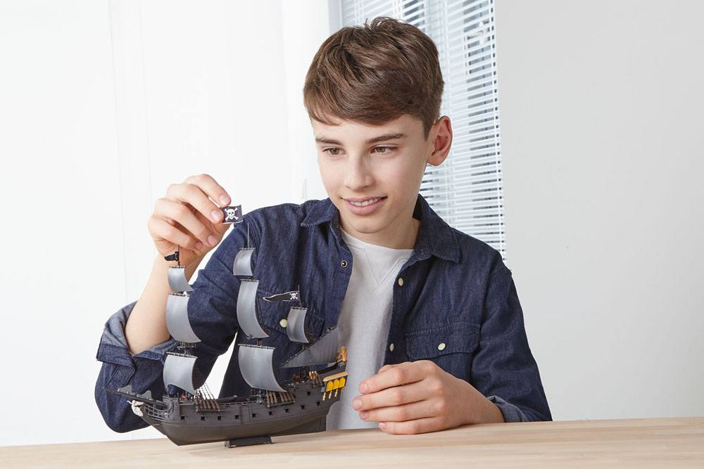 Pirates of the Caribbean Dead Men Tell No Tales Easy-Click Model Kit 1/150 Black Pearl 26 cm - Image 6