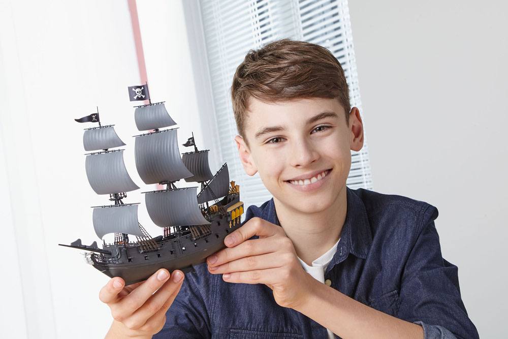 Pirates of the Caribbean Dead Men Tell No Tales Easy-Click Model Kit 1/150 Black Pearl 26 cm - Image 9