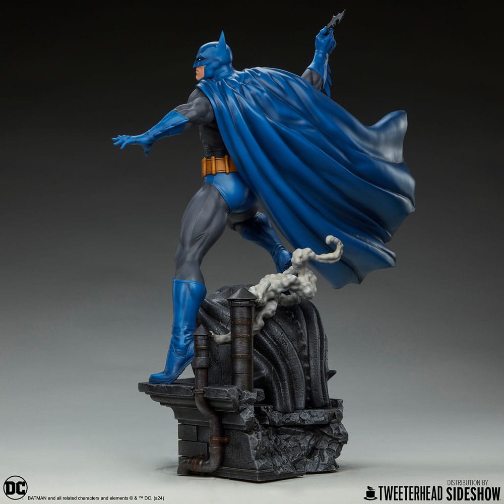 DC Comics Maquette 1/6 Batman (Retro Edition) 50 cm - Image 8
