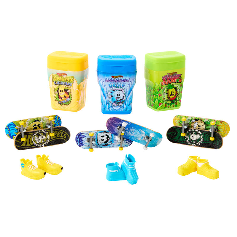 Hot Wheels Skate box of chewing gum + 2 assorted skateboards