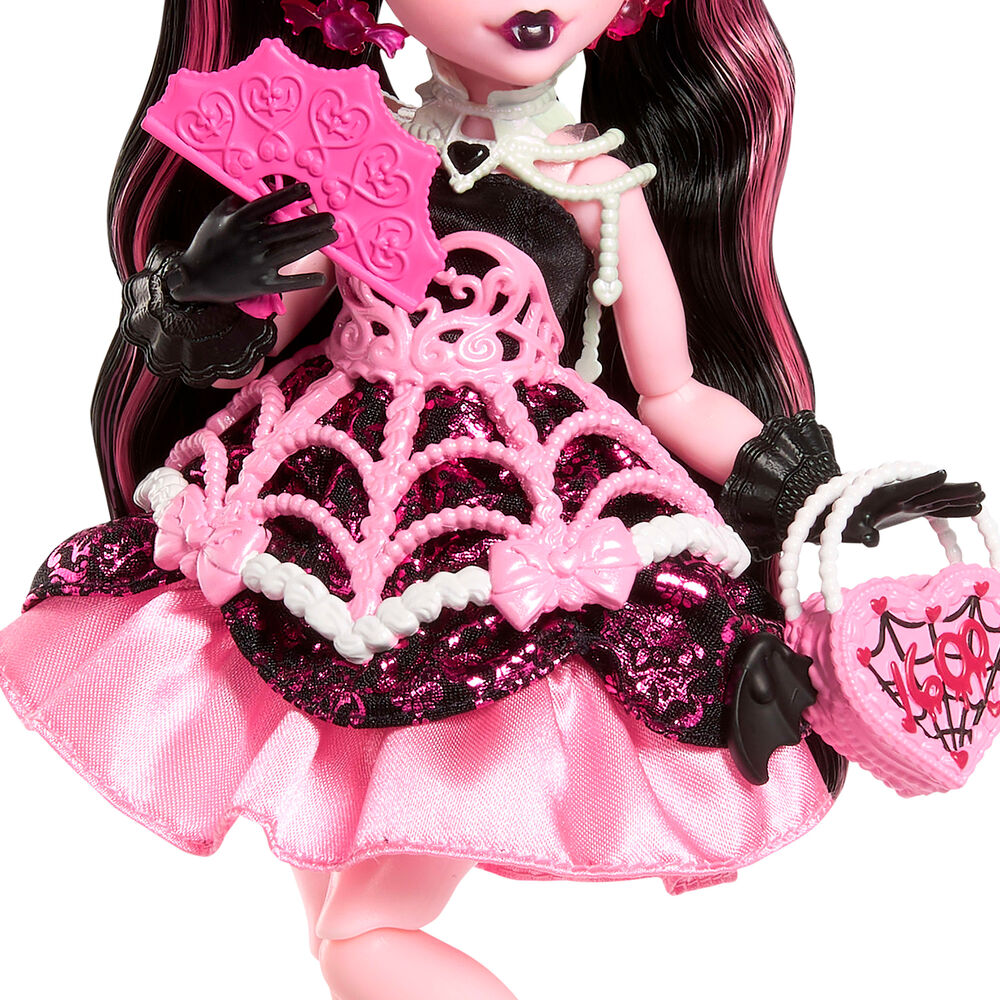 Monster High Scary Sweet Birthday 1600 Draculaura doll - Image 6