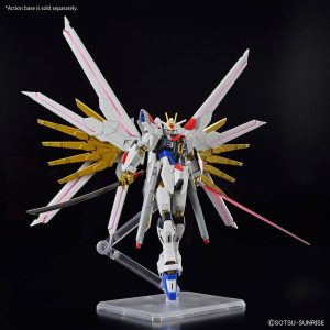 Model Kit HGCE 1/144 Mighty Strike Freedom Gundam