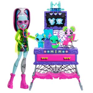 Monster High Frankie Stein + Laboratory doll