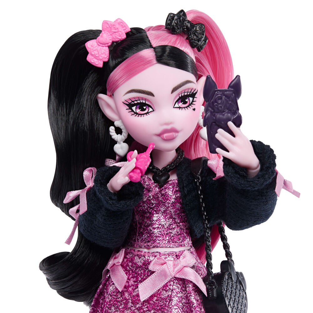 Monster High Draculaura doll - Image 6