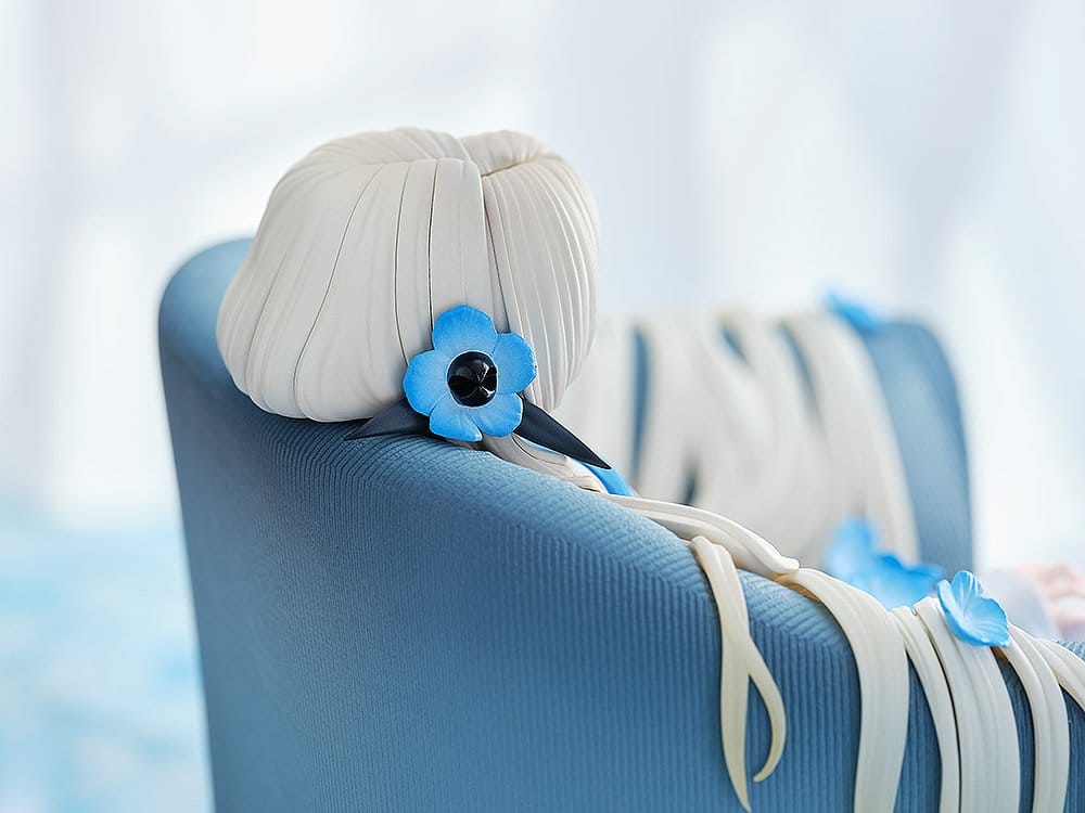 Isekaijoucho Wolf PVC Statue 1/7 Universal Body Nemophila 16 cm - Image 9